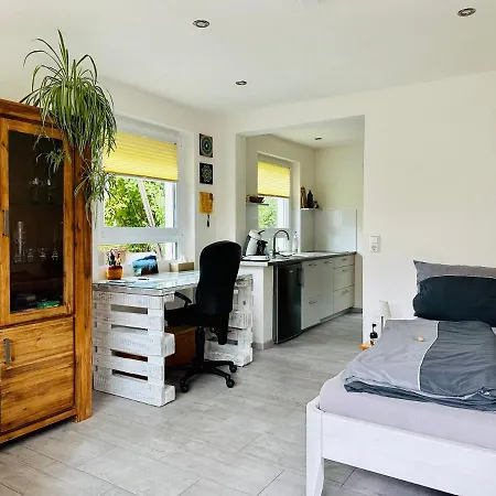 アパート ☆gemuetliche 1-zimmerwohnung Mit Terrasse☆