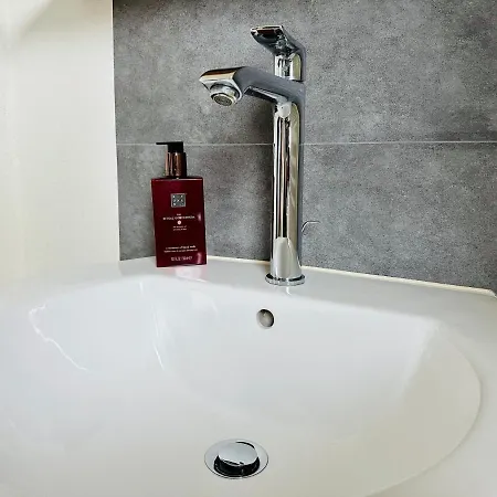 ☆gemuetliche 1-zimmerwohnung Mit Terrasse☆ アパート *